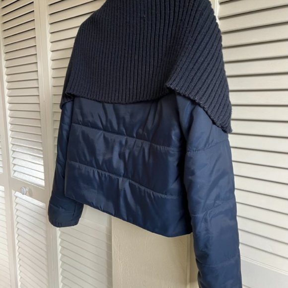 Women's Jacket - Picture 3 of 6